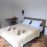 Mas Estrela Lo Nis Bed & Breakfast Besseges