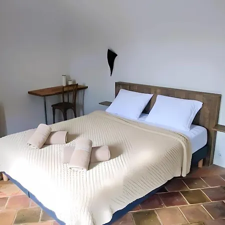 Mas Estrela Lo Nis Bed & Breakfast Besseges