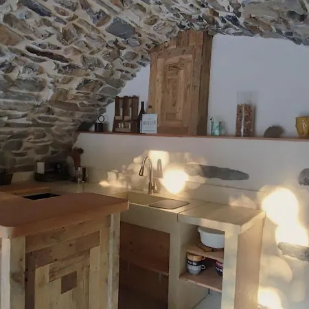 Bed & Breakfast Mas Estrela Lo Nis 3*